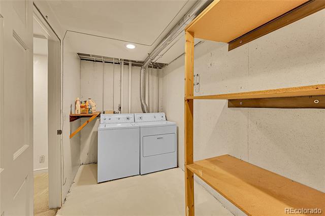 Building Photo - 2650 S Vaughn Way