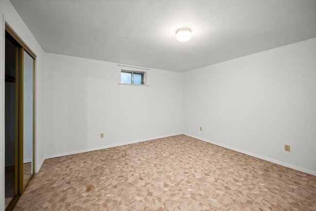 Building Photo - Great Location! - 3 Bedroom Valley Home!