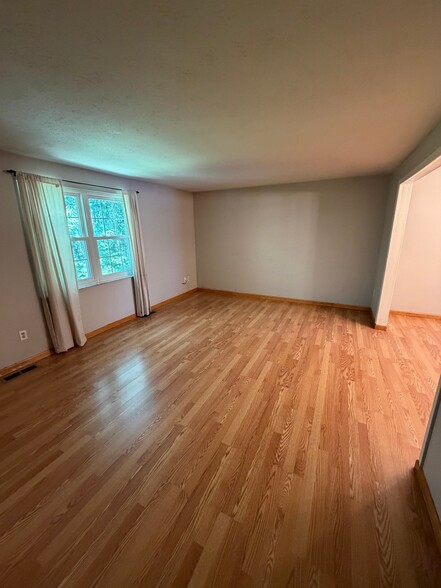 Building Photo - 312 Bellford Ct