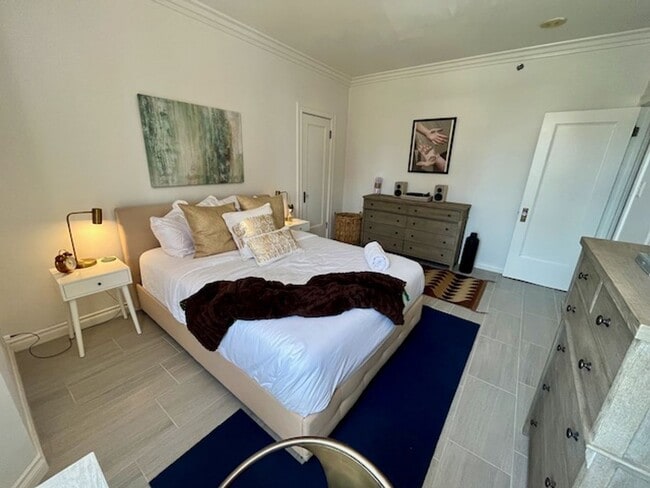 Building Photo - The Historic Elegance Meets Downtown Living @ El Cortez: UNFURNISHED 1BR/1BA w/ parking