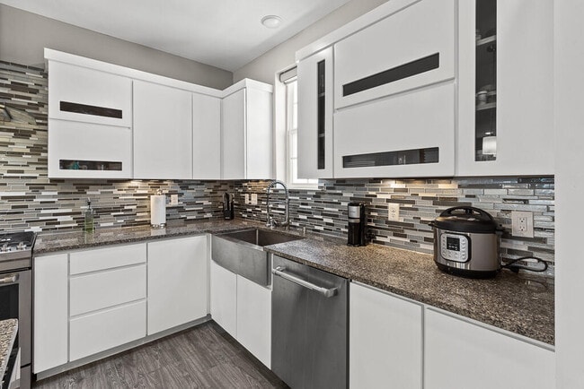 Building Photo - 328 Vin Almoradi Ct