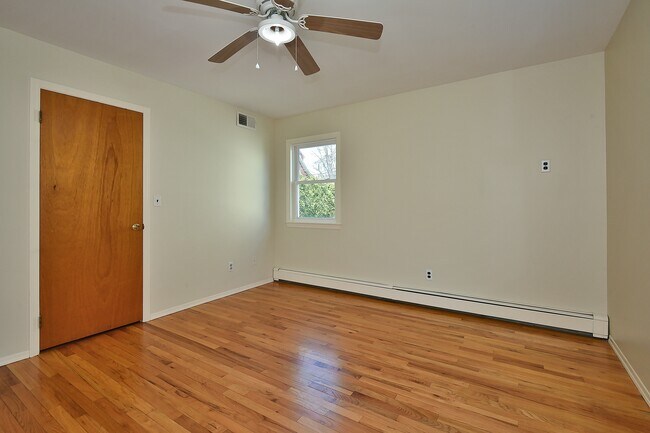Building Photo - 276 5th Ave