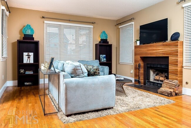 Building Photo - 570 Reed St SE