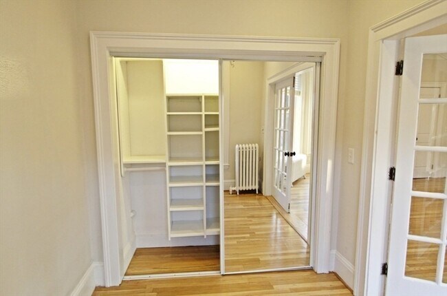 Building Photo - 473 Beacon St