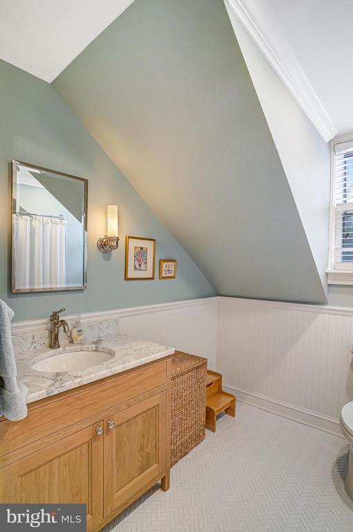 Building Photo - 7153 Main St