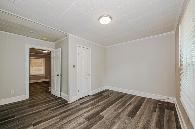 Building Photo - 1807 Erie St