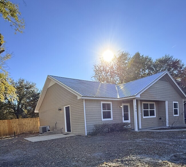 Building Photo - 506 Idlewood Cir