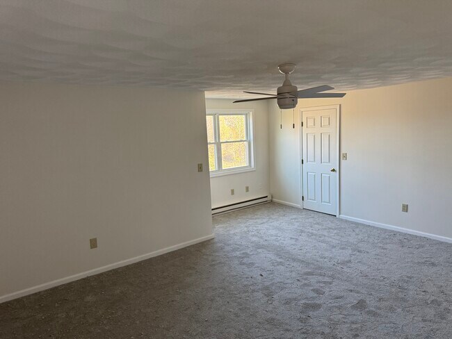 Building Photo - 85 Center St