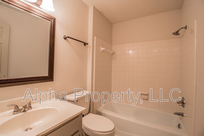 Building Photo - 102 Ticonderoga Dr