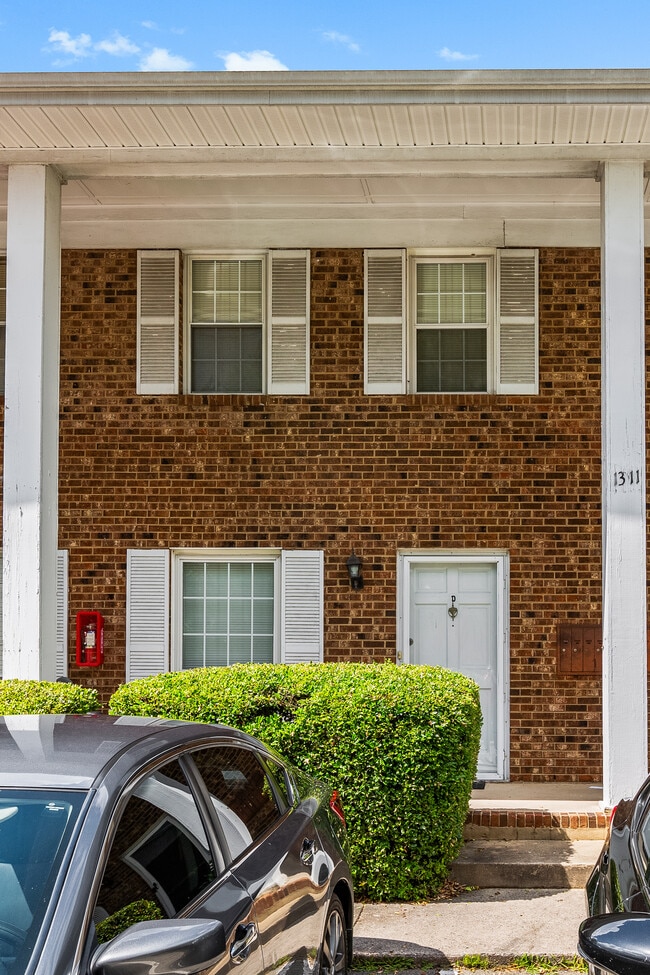Building Photo - 1311 W Meadowview Rd