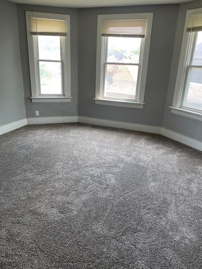 Primary Photo - 1424 N Gaines St