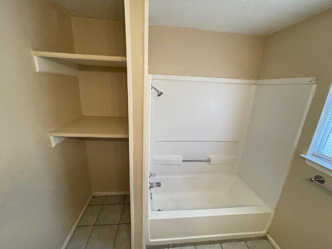 Building Photo - 2202 15th St