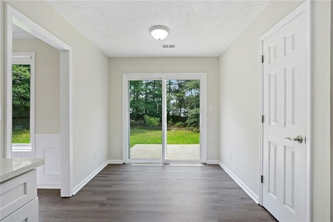 Building Photo - 3025 Andora Dr SW