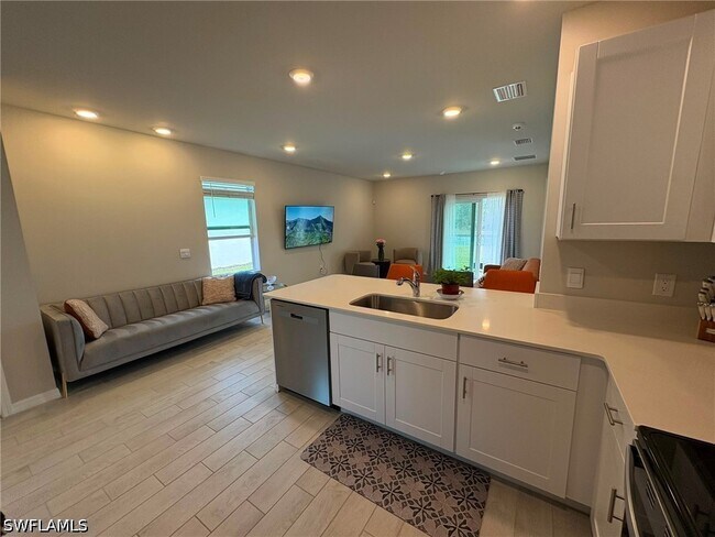 Building Photo - 11210 Sunset Preserve Dr