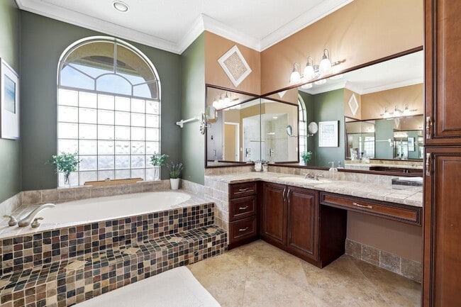 Building Photo - 1350 Pampas Way