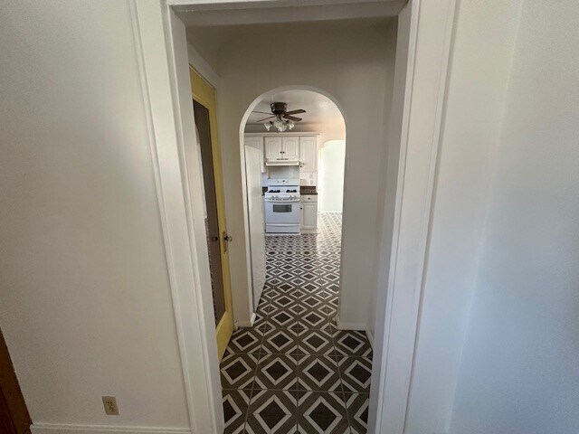 Building Photo - 9 S Seward Ave