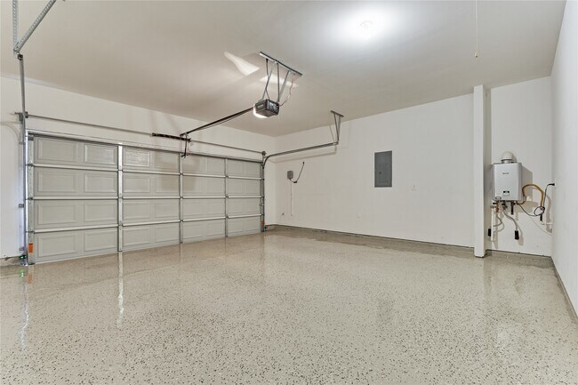 Building Photo - 14343 Red Ldg Trl
