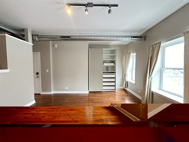 Building Photo - 674 N Orleans St
