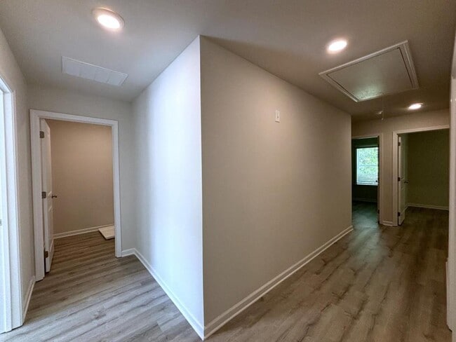 Building Photo - 244-C Alston Ridge Dr