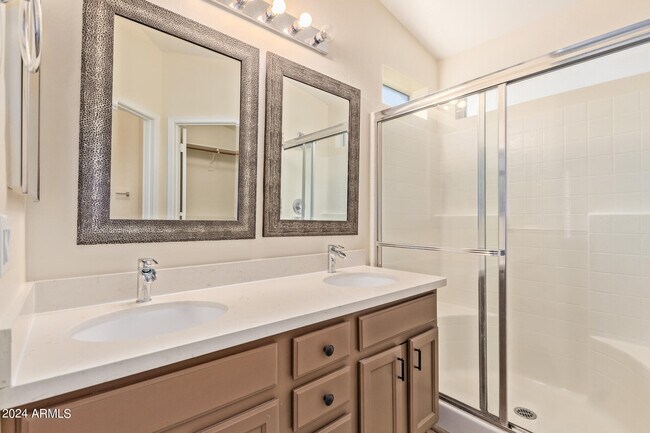 Building Photo - 3211 E Kristal Way