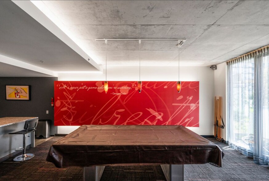 Building Photo - 659 W Randolph St