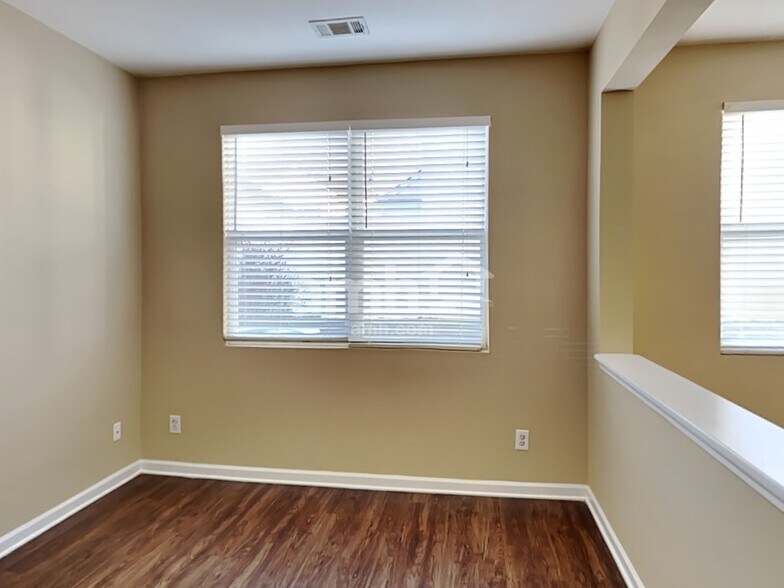Building Photo - 3939 Cutler Donahoe Way