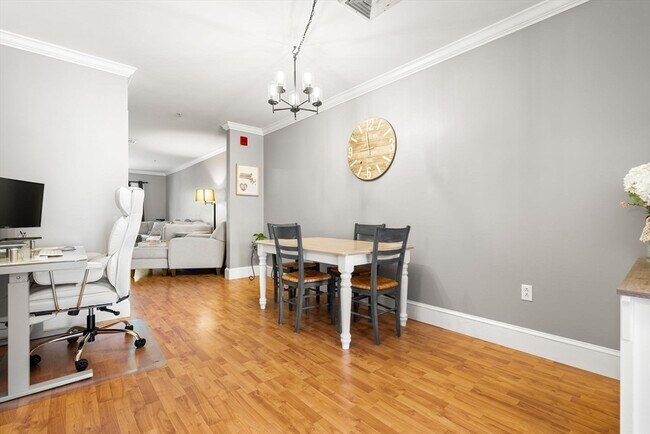 Building Photo - 24 S Bulfinch St