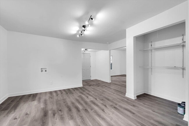 Building Photo - 158 Seay St