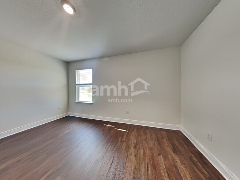 Building Photo - 27600 St Andrews Ave