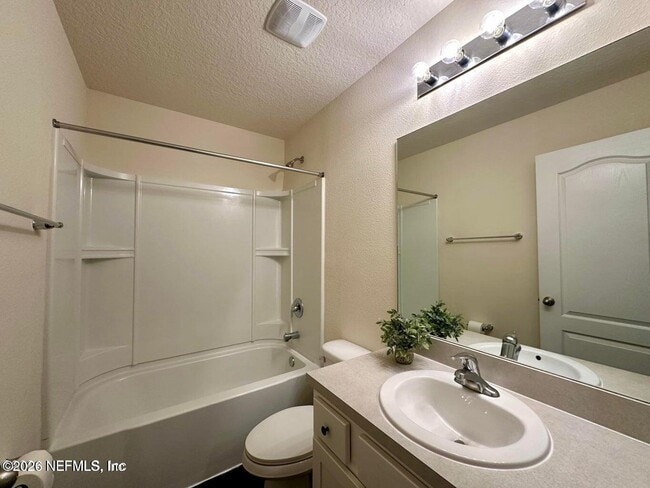 Building Photo - 336 Aralia Ln