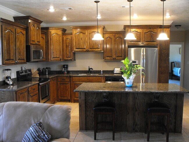 Building Photo - 147 Smithbrook Rd