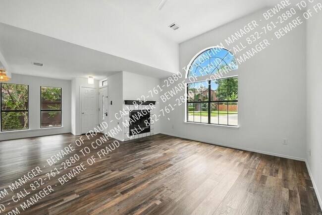 Building Photo - 473 Leisure Ln