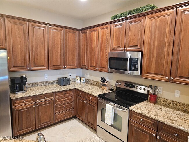 Building Photo - 11256 Paseo Grande Blvd