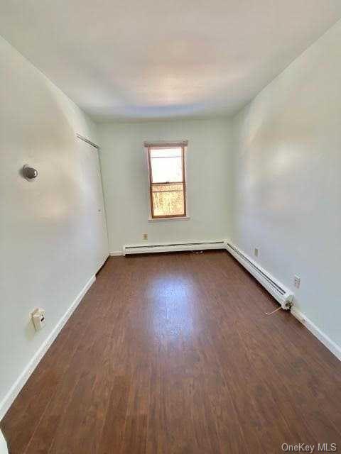 Building Photo - 10 Greenhouse Ln