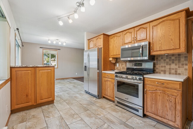 Building Photo - 923 Talwrn Ct