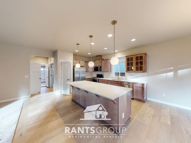 Building Photo - Beautiful New Home in Bradbury Subdivision! Easy I5 Access!