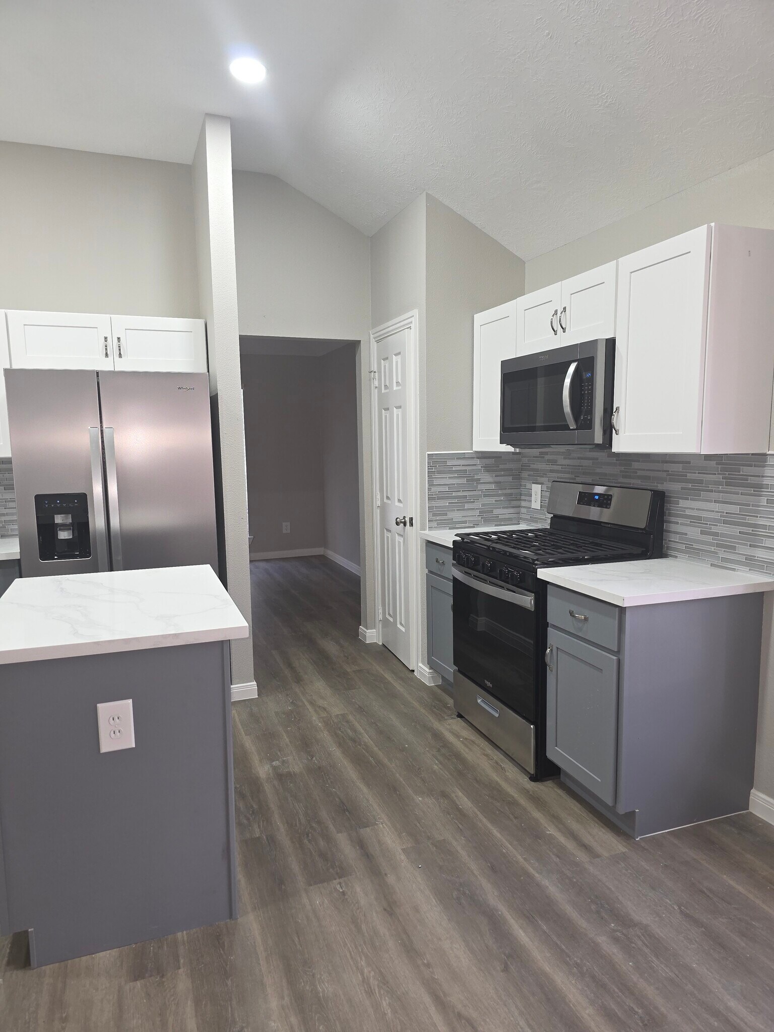 Kitchen - 15427 W Little York Rd