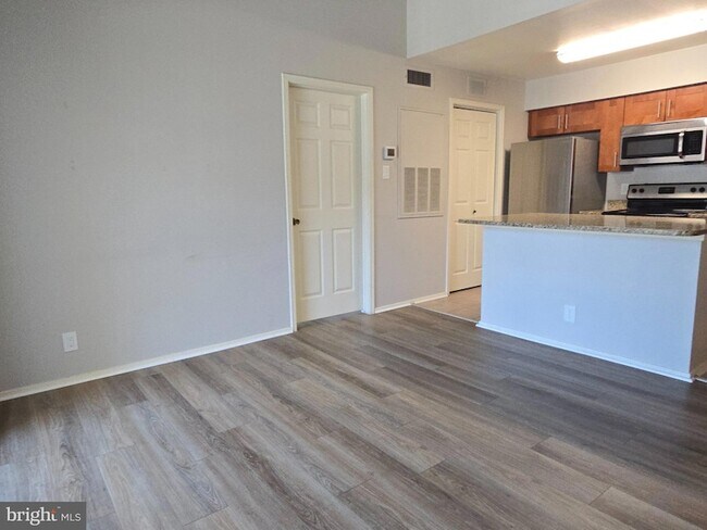 Building Photo - 3306 Wyndham Cir