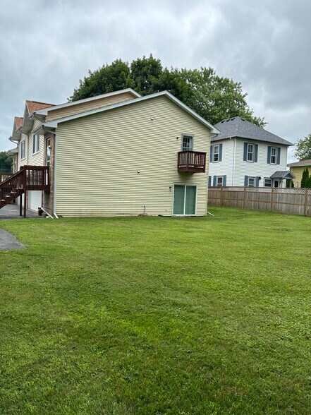 Rear yard - 858 Westover St
