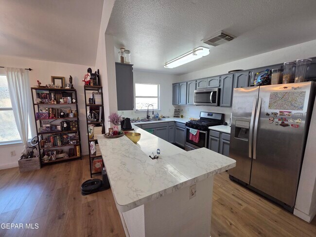 Building Photo - 677 Linda Johnson Ave