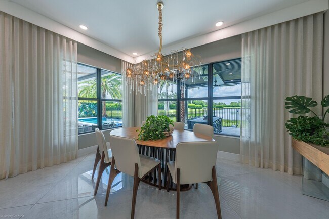 Building Photo - 17119 Aquavera Way