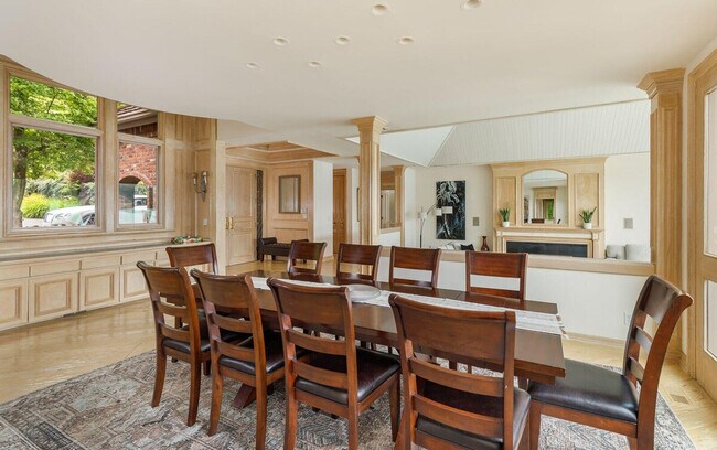 Building Photo - 6408 E Mercer Way