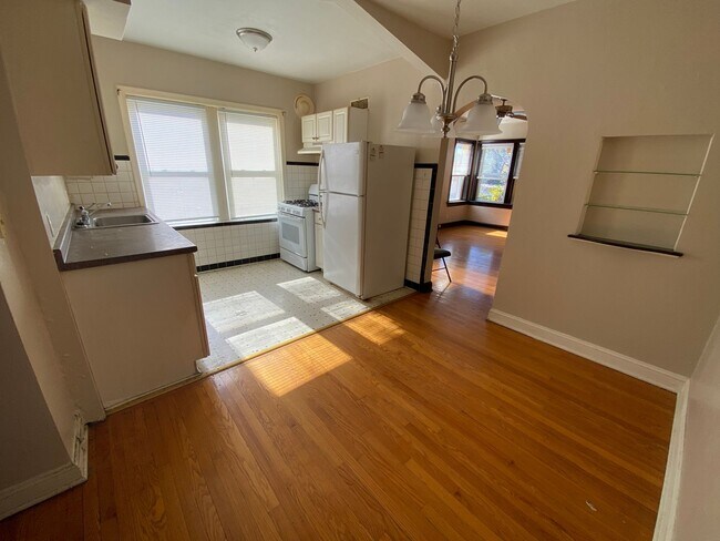 Building Photo - South City Charmer!