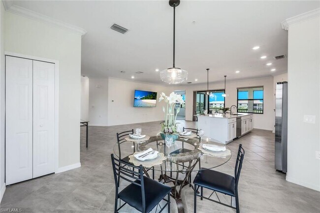 Building Photo - 2375 Montserrat Ln