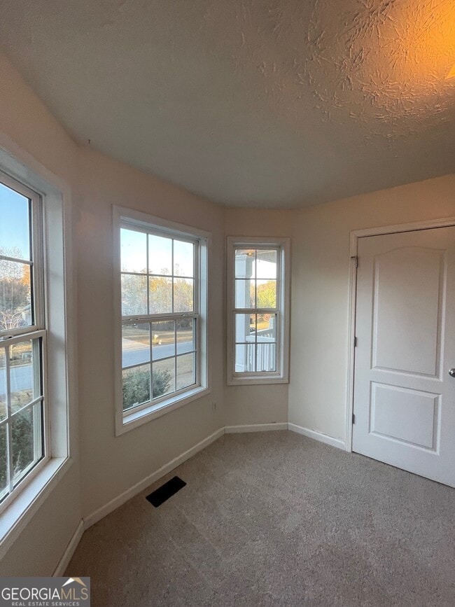 Building Photo - 721 Meadow Spring Dr