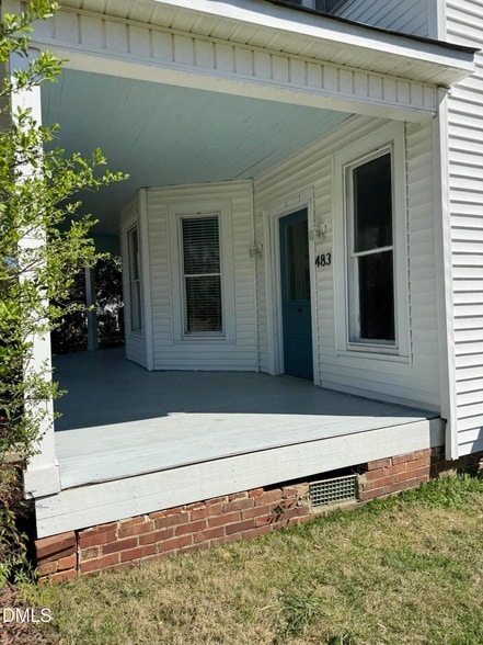 Building Photo - 483 W Salisbury St