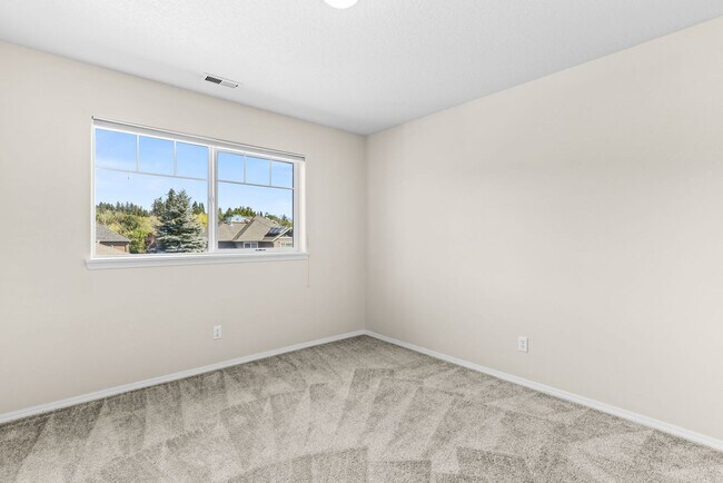 Building Photo - FOR RENT: CORNER LOT, Immaculate, lovely and spacious home - 5 bed, 3 bath + bonus room with 3-ca...