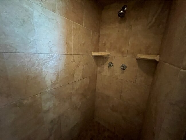 Building Photo - 181 Greenleaf Ln