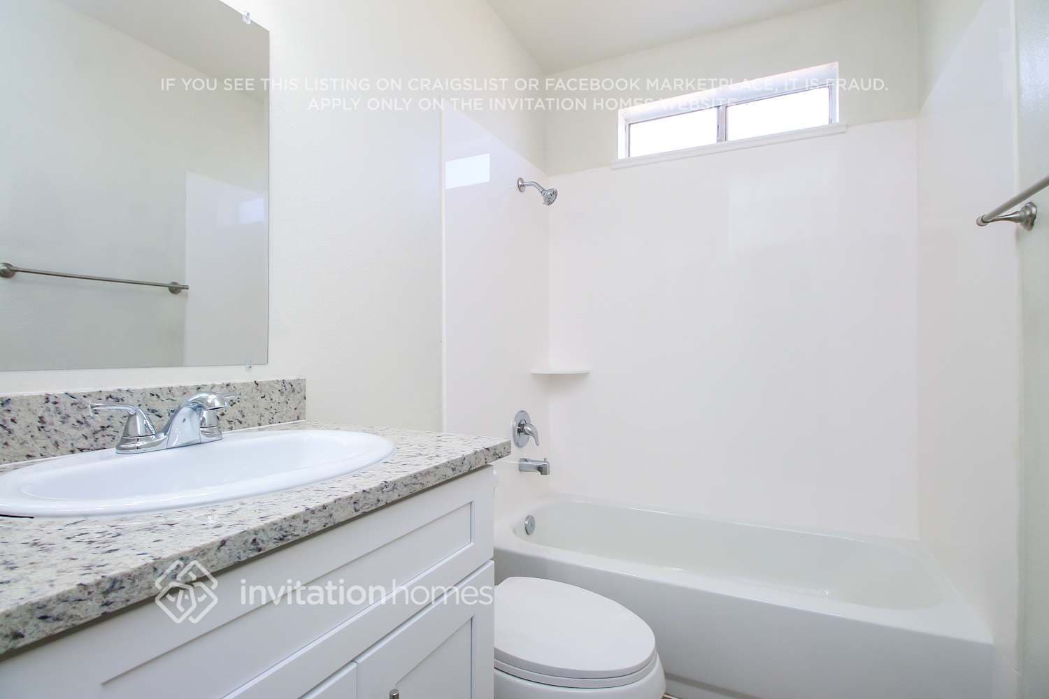 Building Photo - 2551 E Diamond Cir