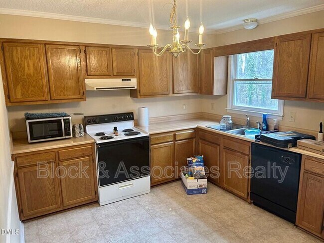 Building Photo - 1521 Bricklanding Cir